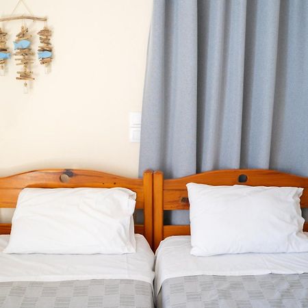 Nefeli Rooms Agia Marina Exteriör bild