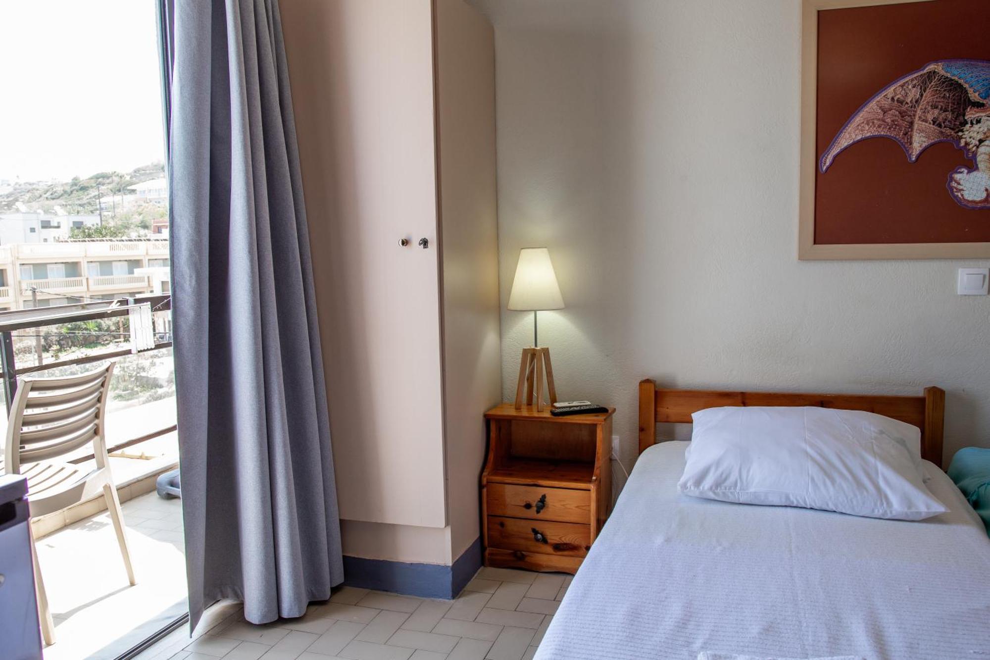Nefeli Rooms Agia Marina Exteriör bild