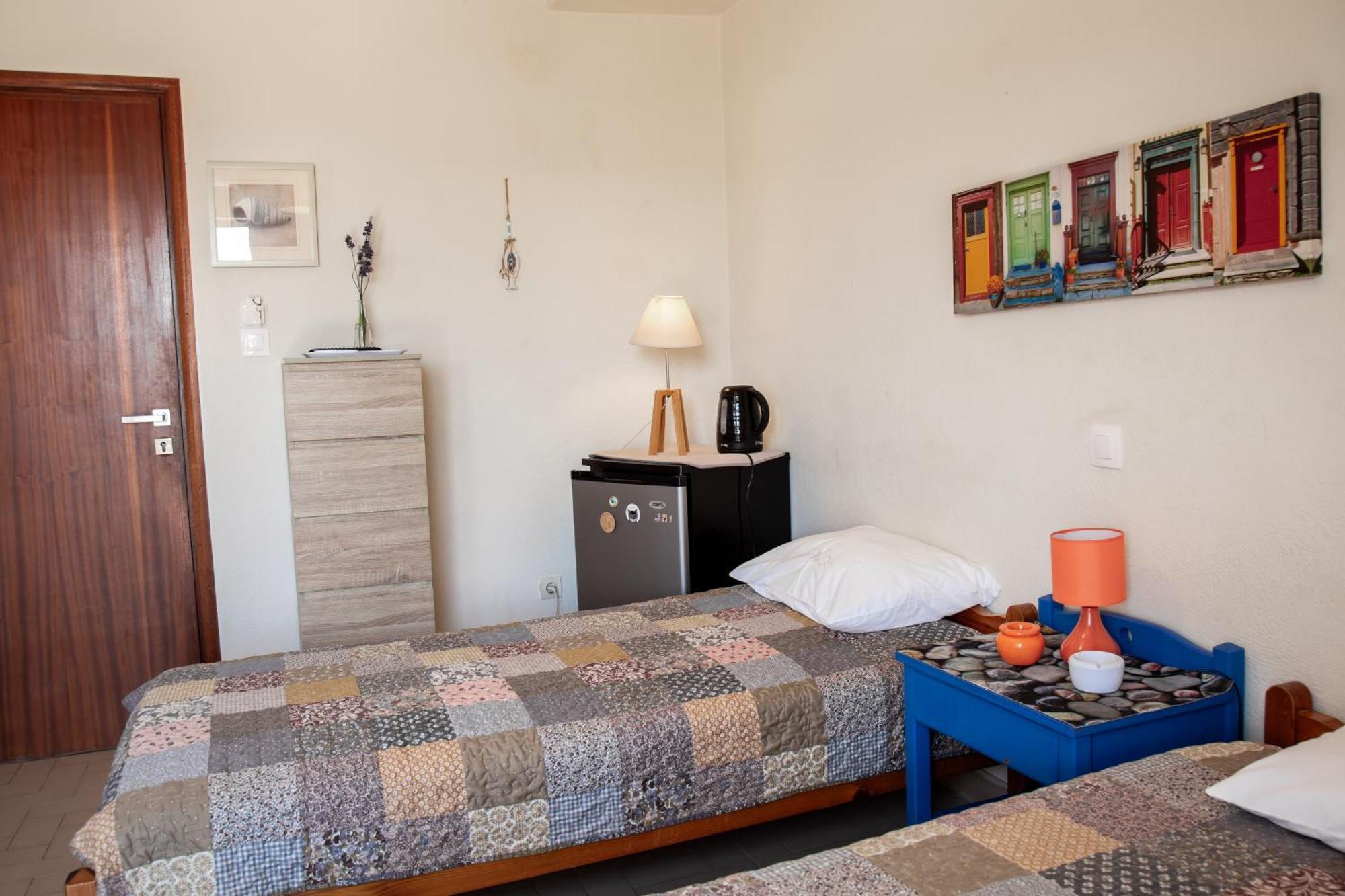 Nefeli Rooms Agia Marina Exteriör bild