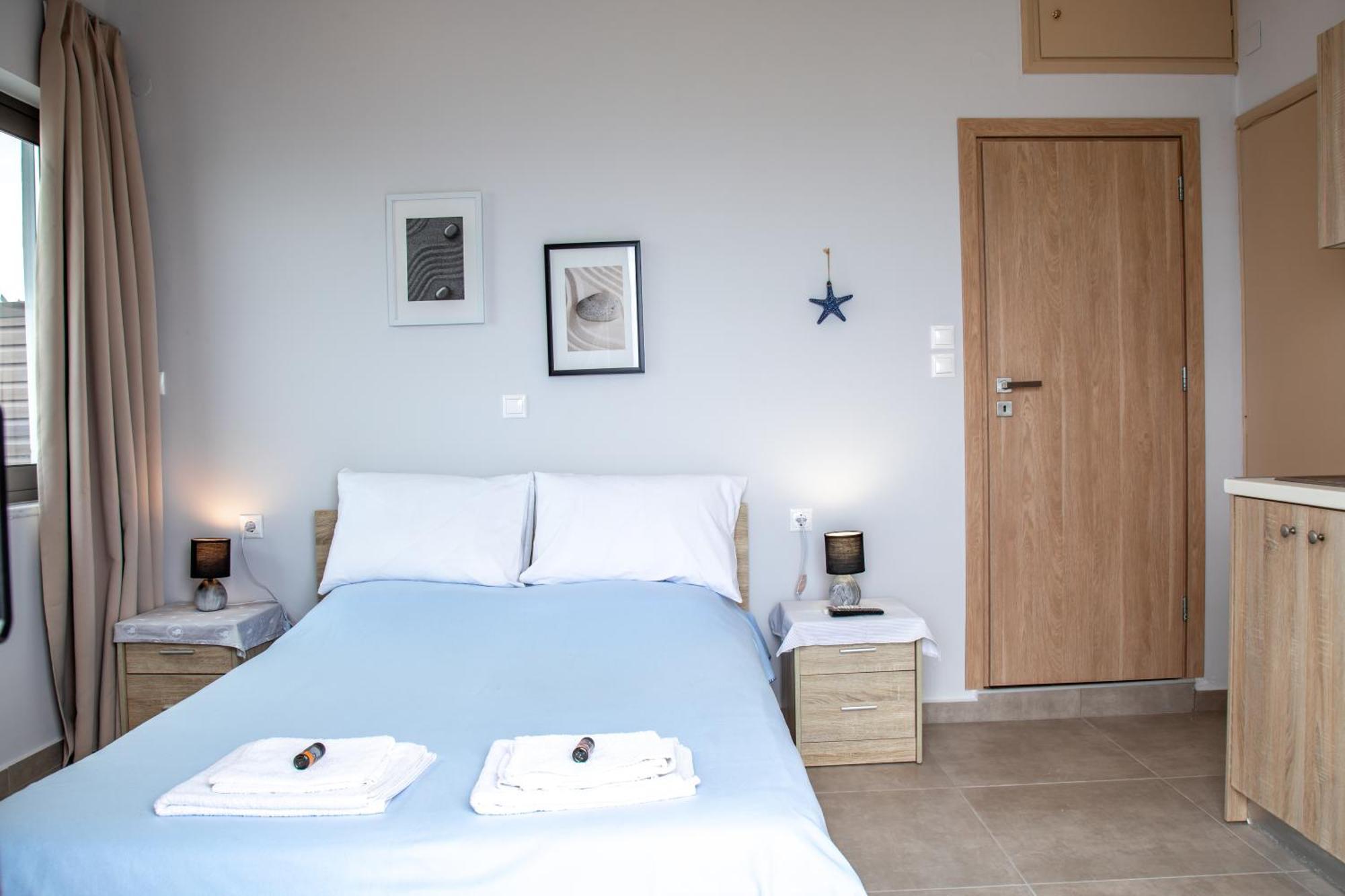 Nefeli Rooms Agia Marina Exteriör bild