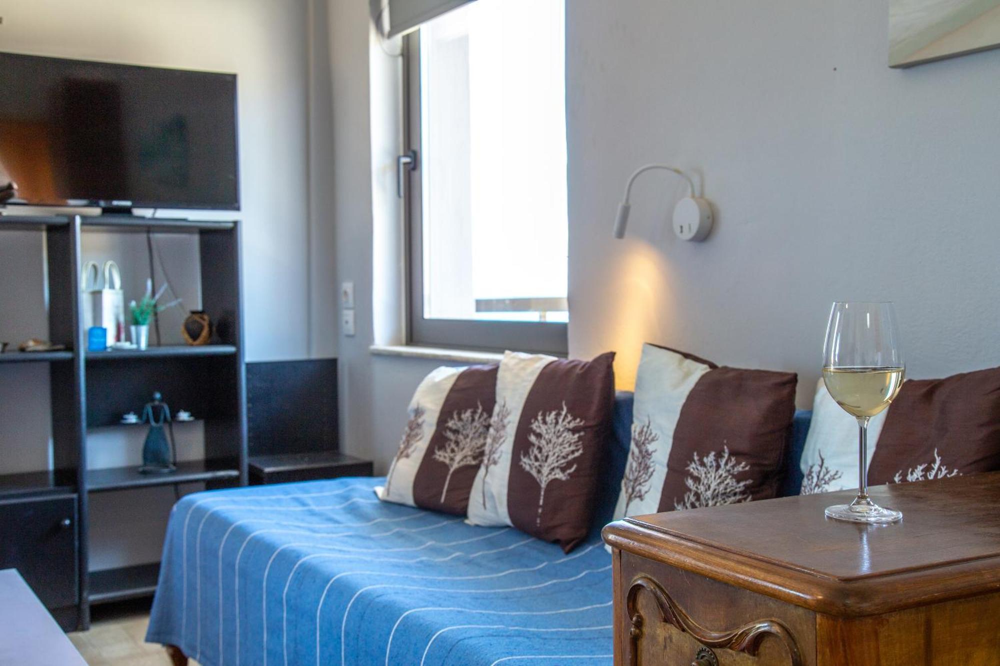 Nefeli Rooms Agia Marina Exteriör bild