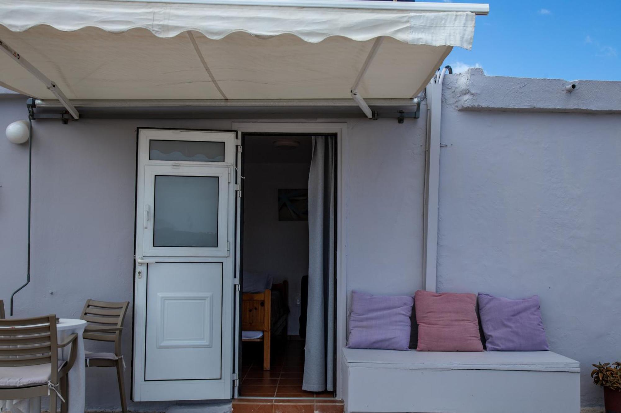 Nefeli Rooms Agia Marina Exteriör bild