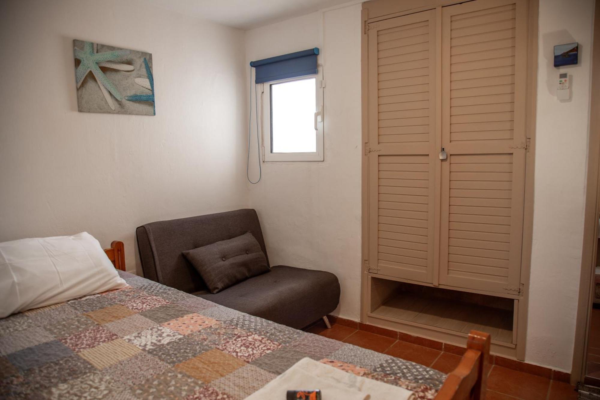 Nefeli Rooms Agia Marina Exteriör bild