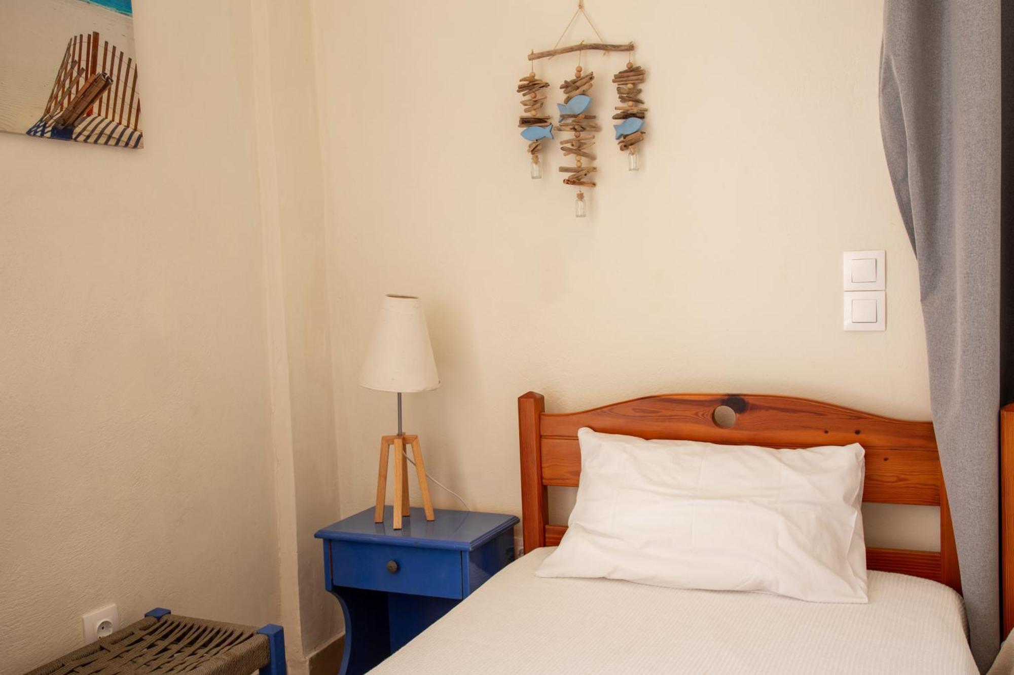 Nefeli Rooms Agia Marina Exteriör bild
