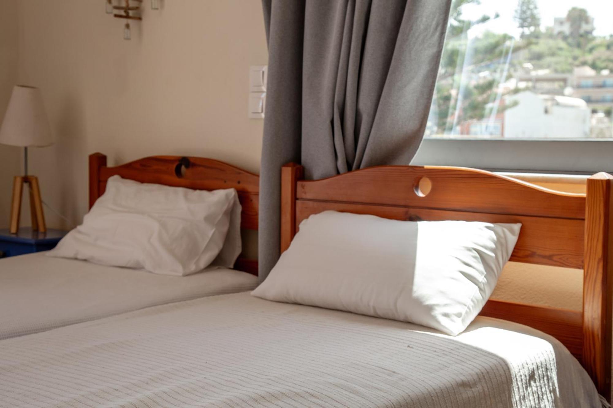 Nefeli Rooms Agia Marina Exteriör bild