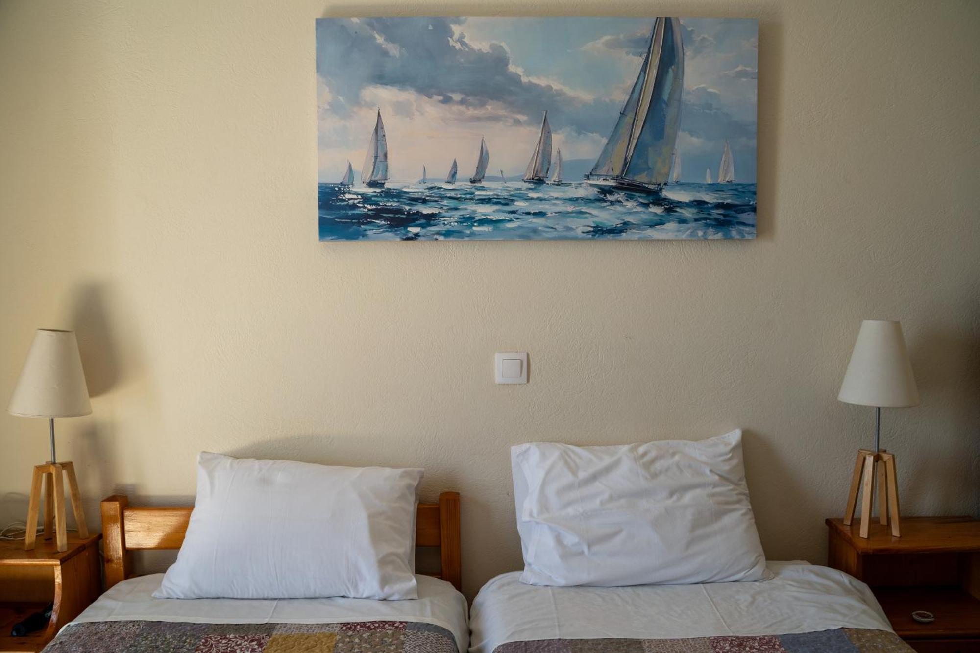 Nefeli Rooms Agia Marina Exteriör bild