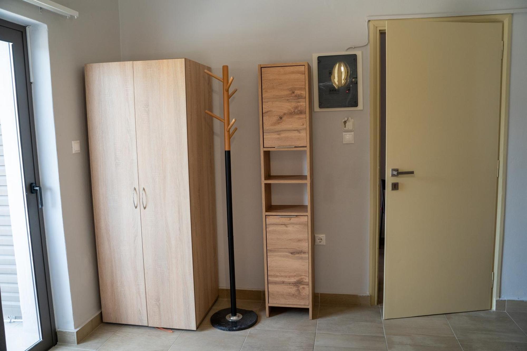 Nefeli Rooms Agia Marina Exteriör bild